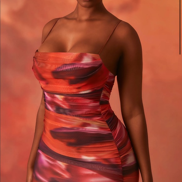 Tammy Hembrow x Oh Polly Ruched dress - Picture 3 of 5